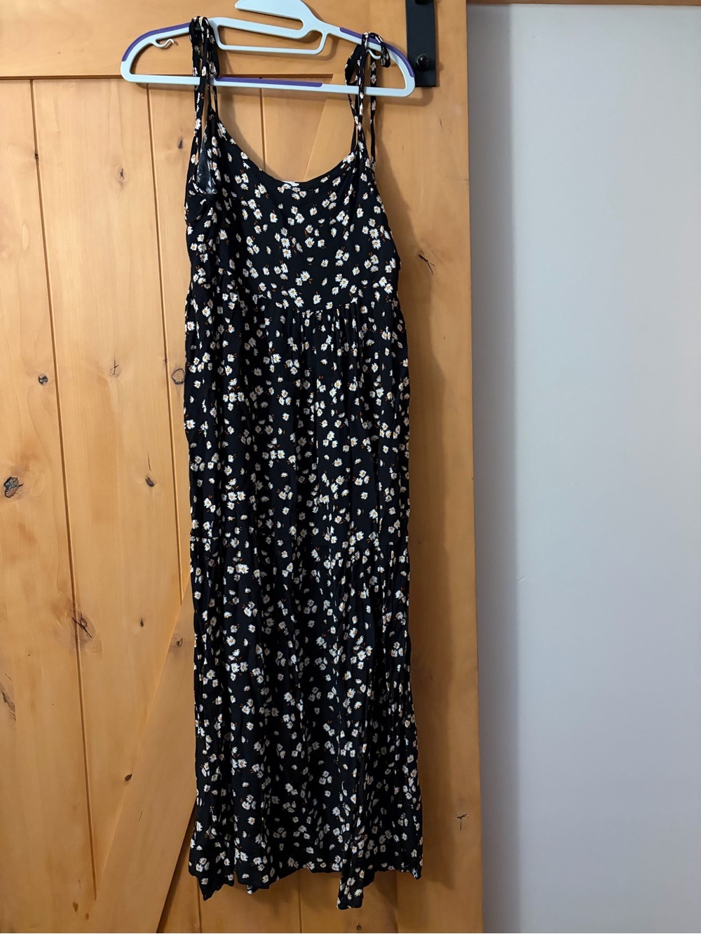Carly Jean Los Angeles Black Maxi Dress with White Floral Print